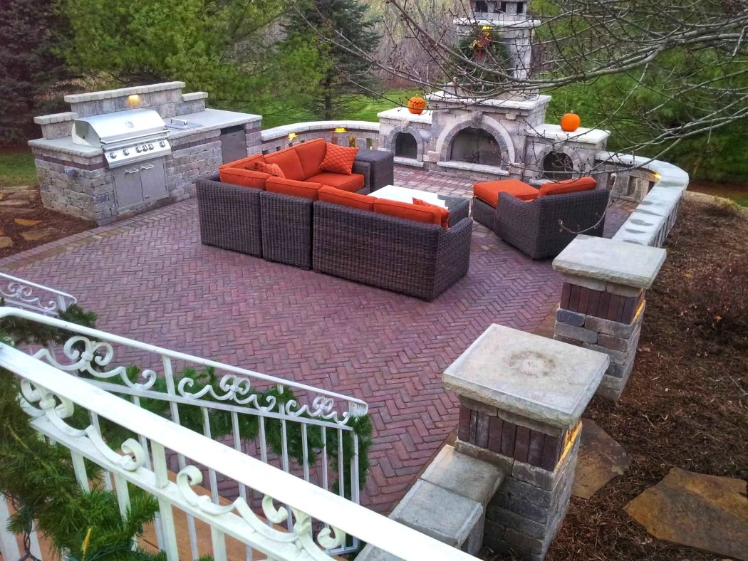 Out/Living Spaces - - Eastern Iowa Landscape Services, LLC