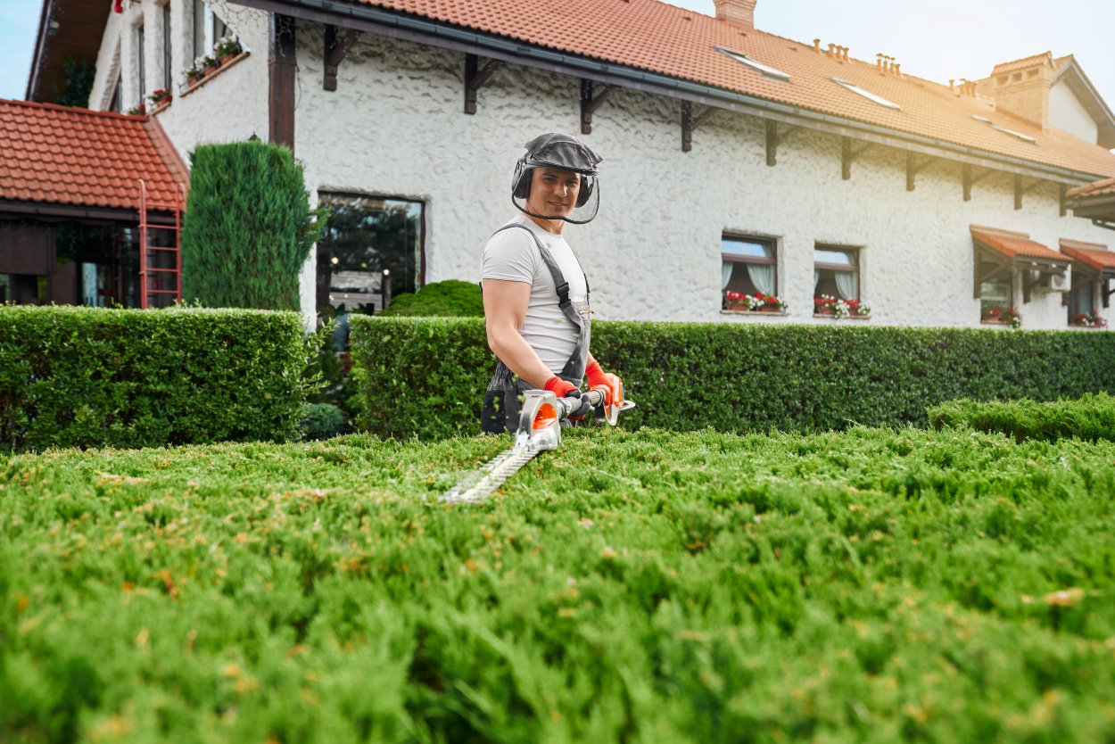 Residential Lawn Maintenance - Eastern Iowa Landscape Services, LLC
