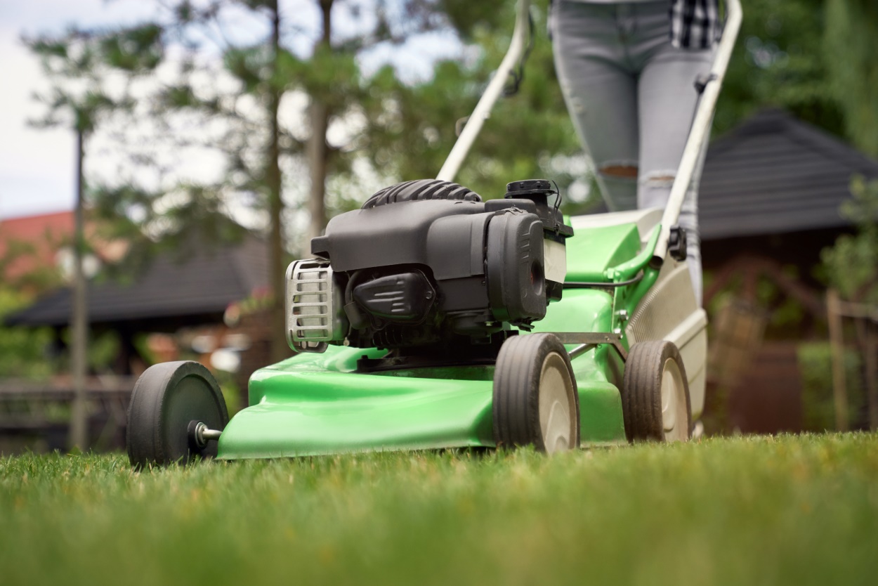 Residential Lawn Maintenance - Eastern Iowa Landscape Services, LLC